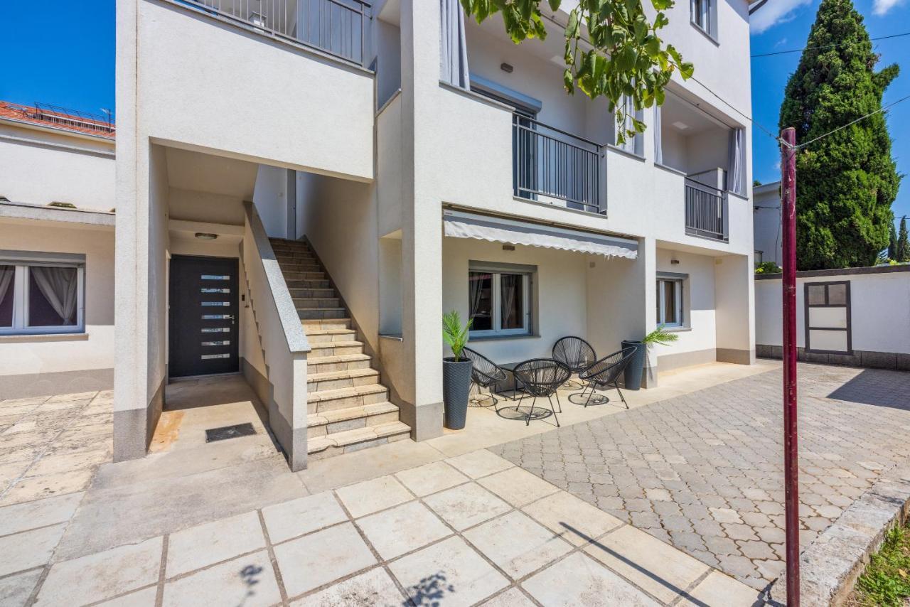 Apartments Luna Драмаль Экстерьер фото